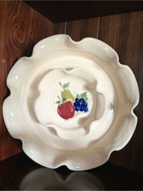 Cream Ceramic Ruffled Fruit Serving Dish